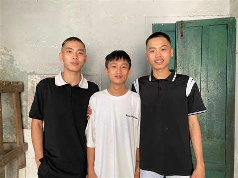 anh em ruot viet don tinh nguyen nhap ngu ba ngoai tu hao ve cac chau