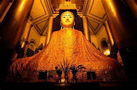 Shwedagon Pagoda Yangon - 99 Meter tall gold plated stupa