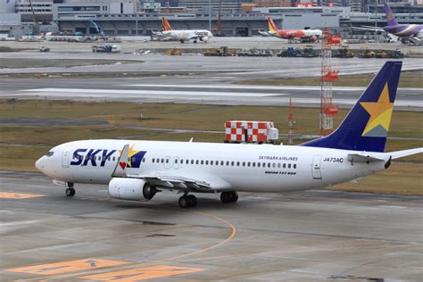 スカイマーク Boeing 737 800 JA73AC 福岡空港 航空フォト by TAK HND NRTさん 撮影2022年12月24日