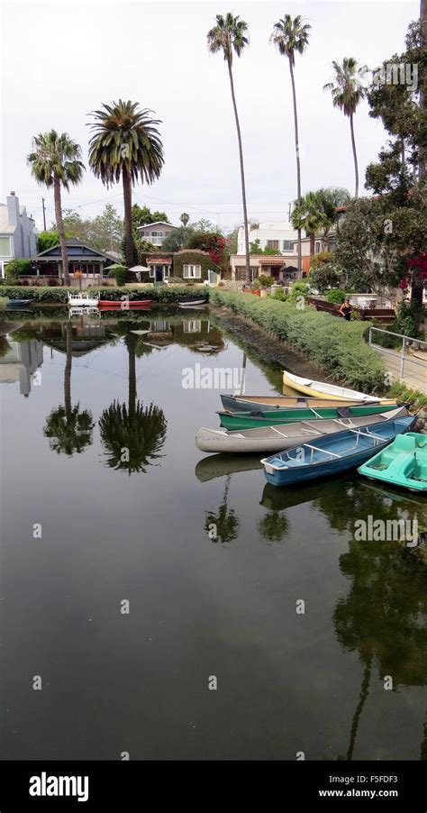 Venice canals walkway Stock Photo - Alamy