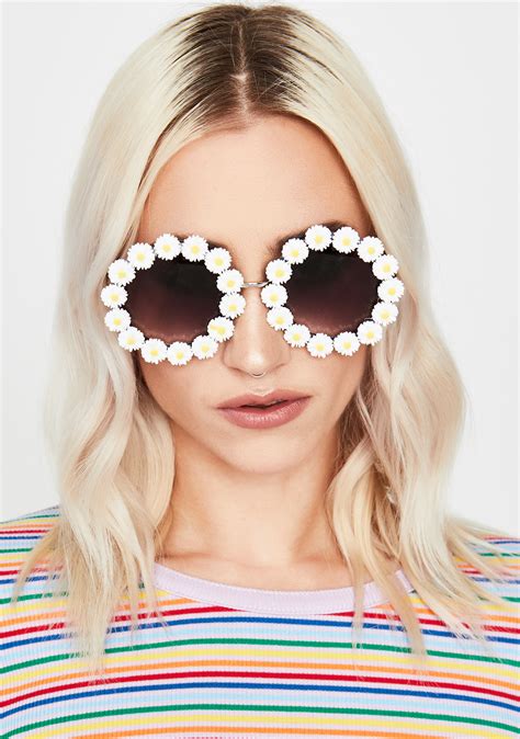 Coachella Valley Daisy Embellished Frame Circle Sunglasses White Dolls Kill