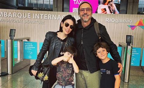Alexandre Nero Esposa E Filhos - Após 'Travessia', Alexandre Nero e mulher fazem primeira viagem ...