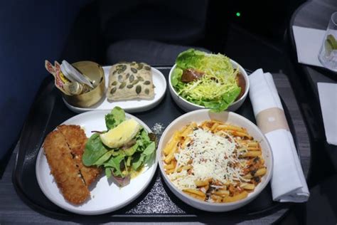 Food Review Trying Jetblues New Dining Experience On London Flights