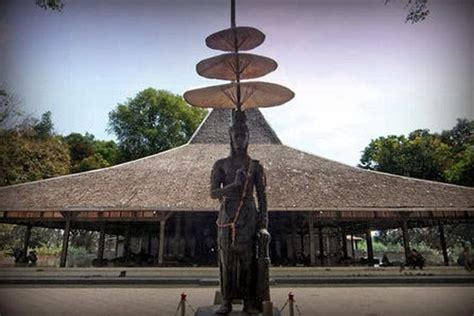 Foto Mengenal Pendopo Agung Trowulan Yang Berdiri Di Bekas Pendopo