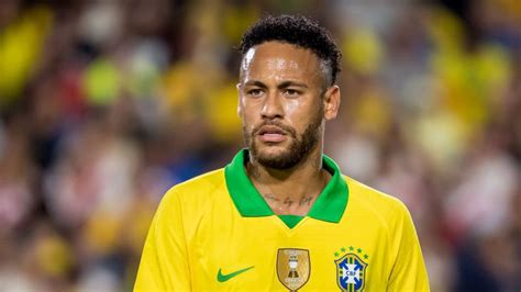 Neymar pode ter passaporte suspenso bloqueado e cassado pela Justiça