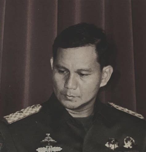 10 Potret Masa Muda Prabowo Subianto yang Mirip Al Ghazali