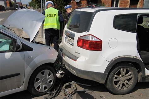 AKTUALIZACJA Wypadek w Świnkowie Dwie osoby trafiły do szpitala