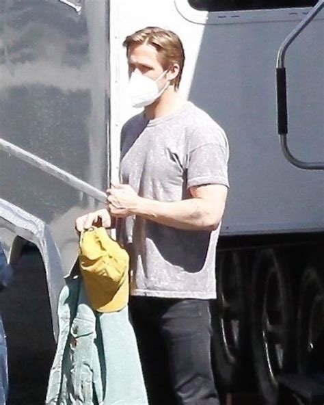 Ryan Gosling on the set of The Gray Man | Райан гослинг