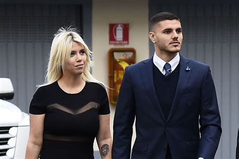 Wanda Nara E Mauro Icardi Maldive Biricchine I Due Sono Tornati