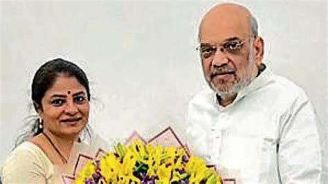 Dhananjay Singhs Wifes Meeting With Amit Shah Creates Buzz On Modis