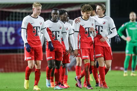 Jong Fc Utrecht Speelt Voor Anderhalve Man En Een Utrechtfans