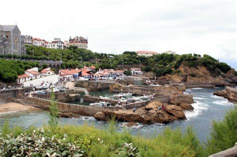 Solve Biarritz Le Quartier De Port Vieux Jigsaw Puzzle Online With