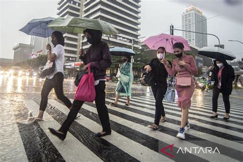 Bmkg Prakiraan Hujan Ringan Hingga Lebat Guyur Kota Besar Di Indonesia