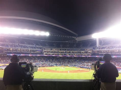 Marlins Park Roof Open : baseball