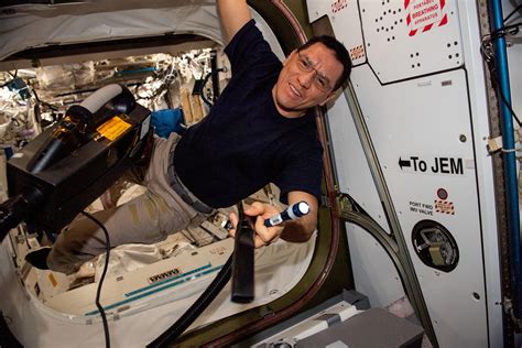 Record-Setting NASA Astronaut Frank Rubio Has Reached One Full Year in ...