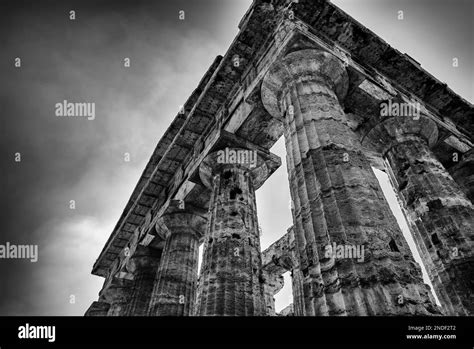 Second Temple Of Hera In Paestum Italy Stock Photo Alamy