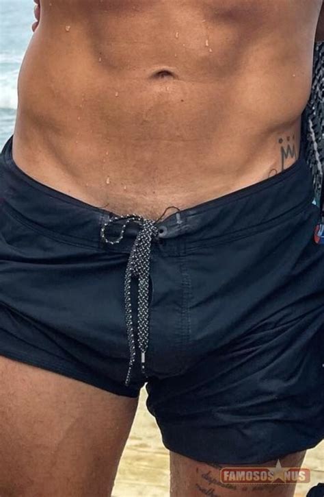 Gabriel Medina Exibe O Pelos Pubianos Em Foto Fotos De P Nis