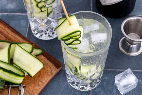 Gin Tonic mit Gurke | Rezept - eat.de