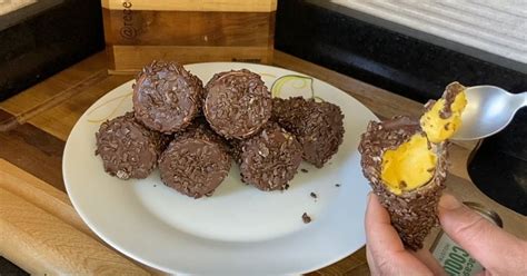 Sobremesa de Cone de Maracujá Chocolate Um Delírio Tropical que