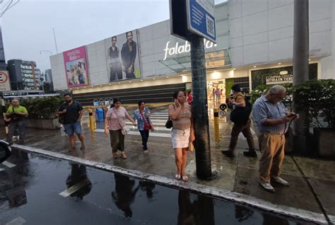 Lluvias En Lima Intensa Precipitación Sorprendió A Ciudadanos Y Generó