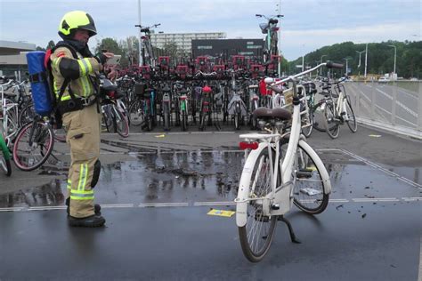 Rieten Fietsmand In Vlammen Opgegaan Stationspark In Goes