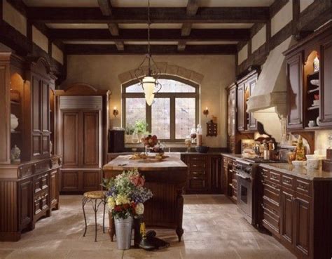 Tuscan Themed Kitchen Brings An Old World Charm Tuscan Kitchen Design