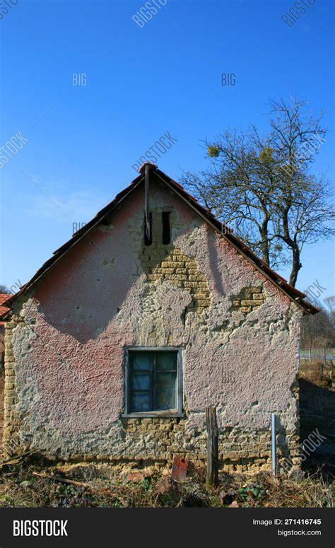 Old House Poor Image & Photo (Free Trial) | Bigstock