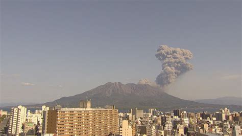 Vulcano Sakurajima In Eruzione In Giappone Esplosioni E Ricaduta Di