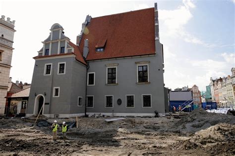 Pozna Wielki Plac Budowy Na Starym Rynku W Poznaniu Tury Ci Jak Tu