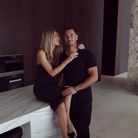 Jennifer Hawkins Shows Off Her Baby Bump And Reveals Her Favourite