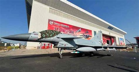 Zhuhai Airshow Chengdu J Ce Tampilkan Konfigurasi Rudal Terbaru