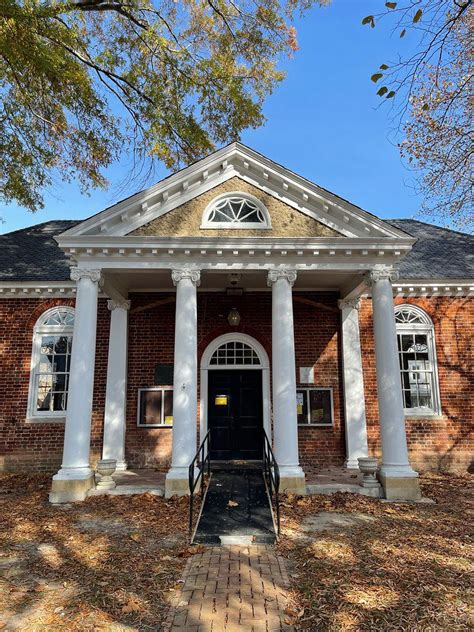 Entryway Of Historic Gloucester County Courthouse In Gloucester