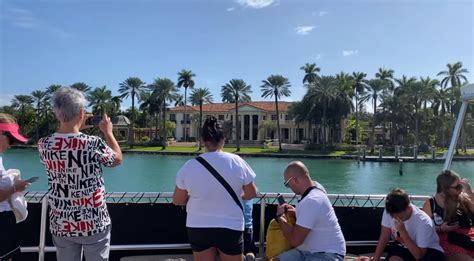 Miami Celebrity Boat Tour during the Day!