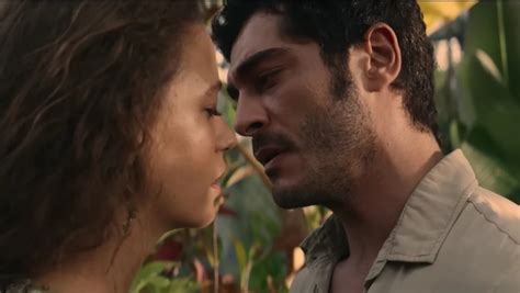 Serenay Sarıkaya Ve Burak Deniz Şahmaran Için Soyundular