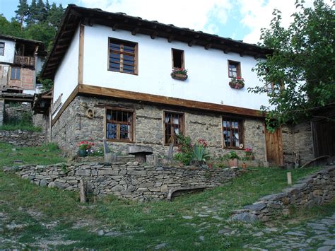 Bulgarian Architecture | Trekking BG