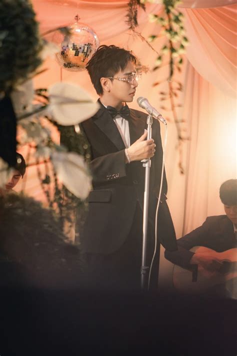 Lou Hoàng tìm lại cảm hứng với âm nhạc bên cạnh hot girl Xoài Non