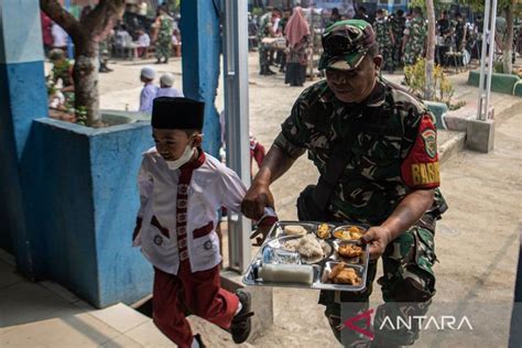 Program Dapur Kodam Sriwijaya Masuk Sekolah ANTARA News