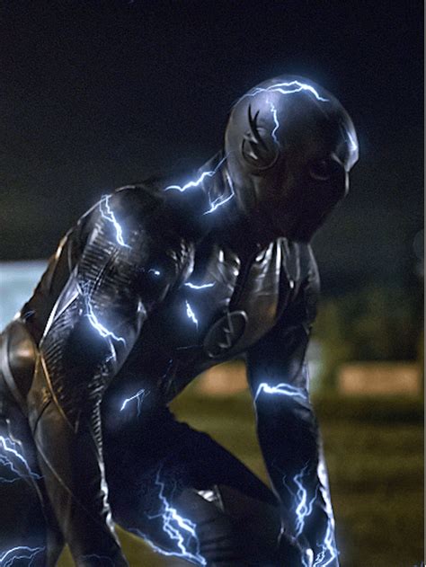 flash season  finale trailer showcases  race  flash