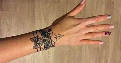 Tatuajes En La Mu Eca Para Mujer Grandes Y Llamativos Dise Os