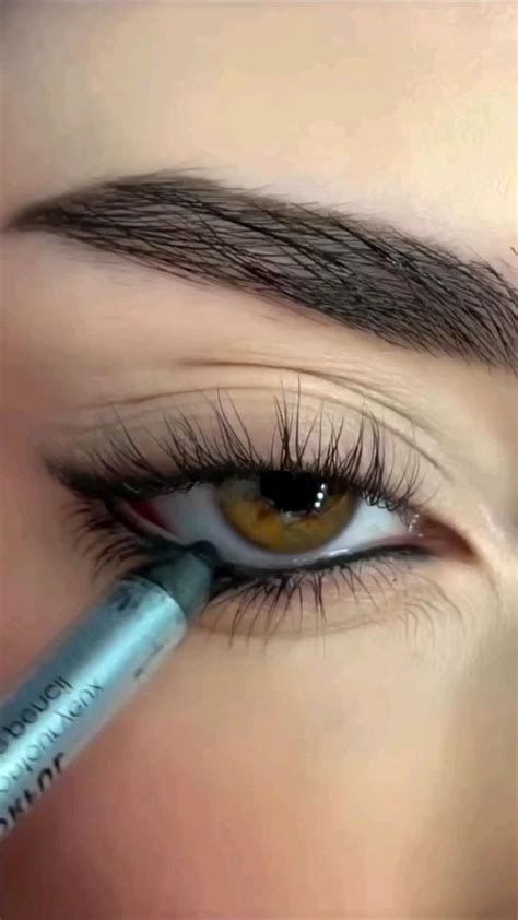 Pin By Peret On Sizin Pinleriniz In 2024 Eye Makeup Tutorial Makeup