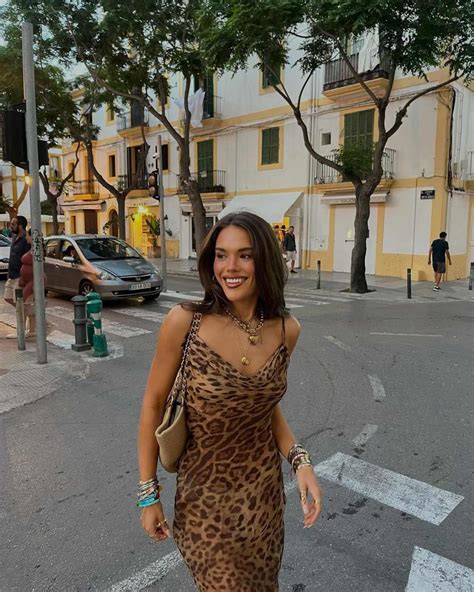 Who Is Lucy Syed Too Hot To Handle Contestant Ditched The Mic For A Bikini