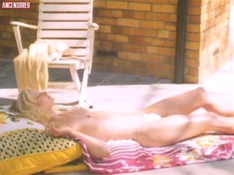 Доминик Сент Клер nude pics Страница 1