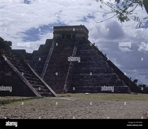 El Castillo O Pir Mide De Kulkucan Cultura Maya Tolteca Ubicaci N