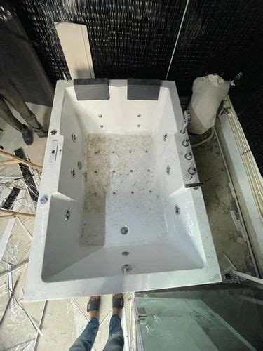 White Acrylic Jacuzzi Massage Bathtub Home At Rs 130000 In Ghaziabad Id 2851622778655