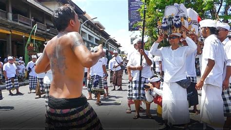 Nangluk Merana Desa Adat Kuta Banjar Pande YouTube