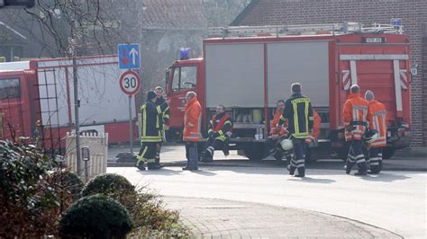 Gasleck Sorgt F R Weitr Umige Absperrungen