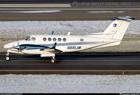 N Jw Private Beechcraft B Gt King Air Photo By Ruoyang Yan Id