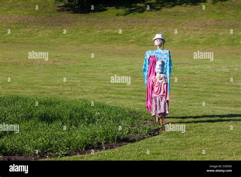 Two Scarecrows Hi Res Stock Photography And Images Alamy