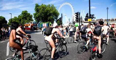 Naked Bike Ride De Londres Acontece Neste Fim De Semana Os Naturistas