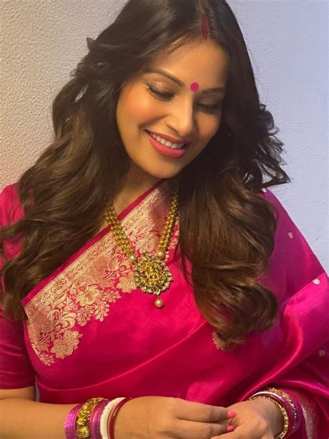 Mom-To-Be Bipasha Basu Glows At Her Baby Shower